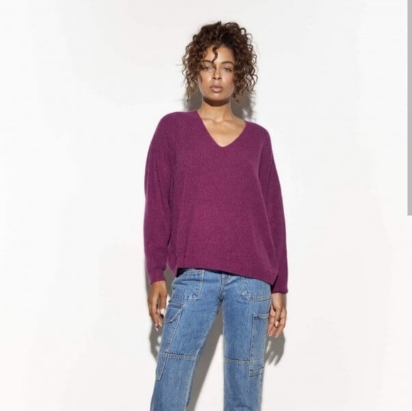NWOT Apparis Purple Oversized 'Lorelai" sweater Size L (Defect) - Picture 1 of 12